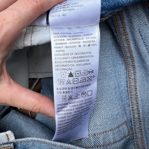 Authentic Levi’s 501 Jean Shorts with Floral Embroidery - Size 26 - Picture 5 of 11